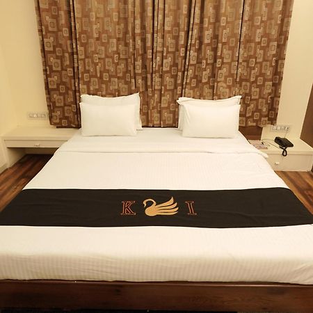 Hotel Kushala Executive Inn ธาเน ภายนอก รูปภาพ