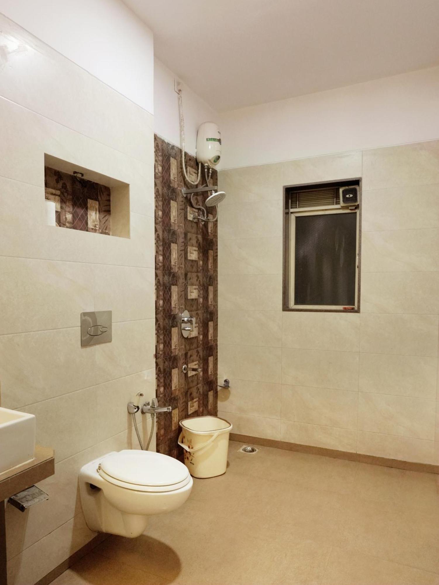 Hotel Kushala Executive Inn ธาเน ภายนอก รูปภาพ