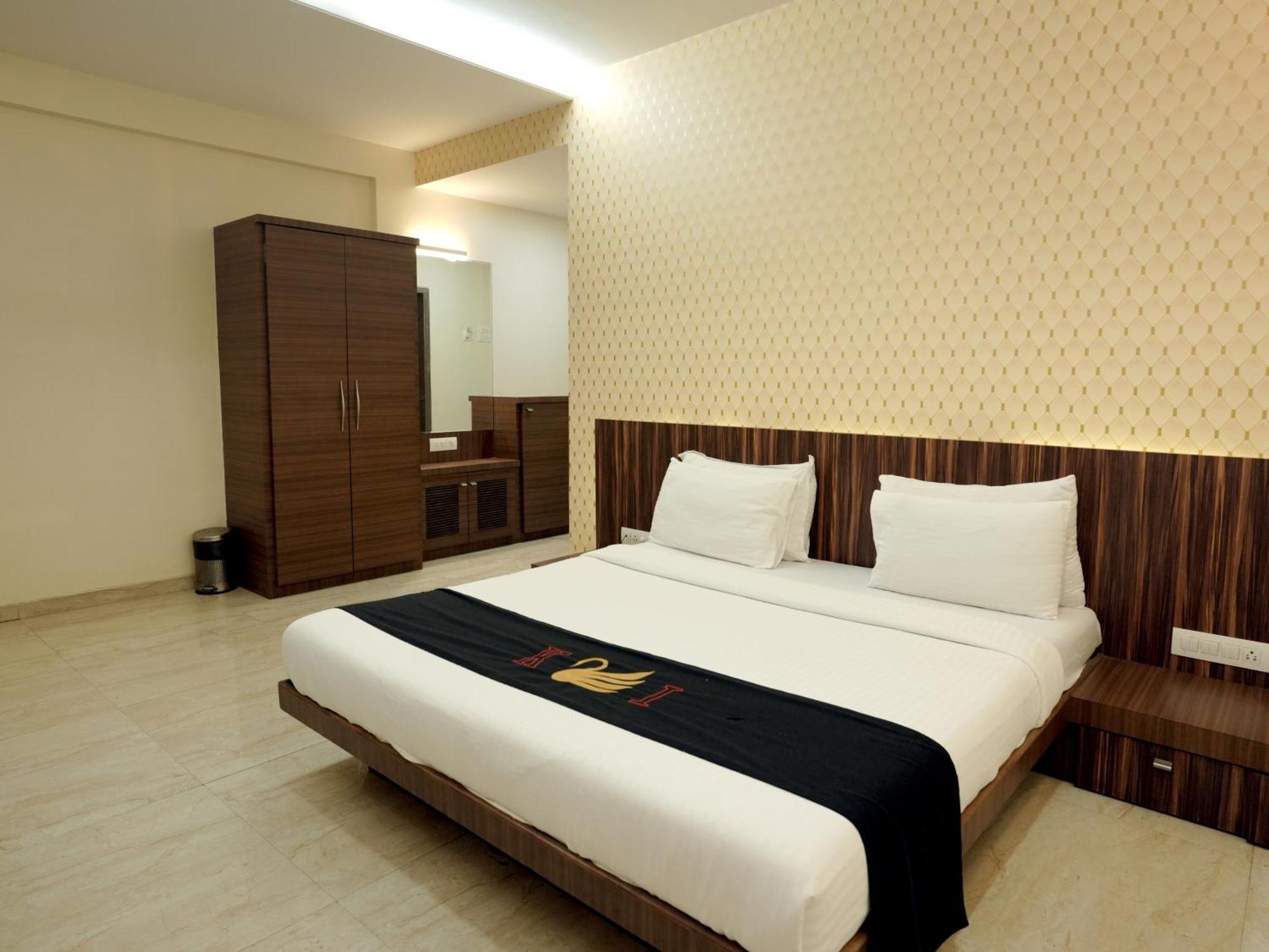 Hotel Kushala Executive Inn ธาเน ภายนอก รูปภาพ
